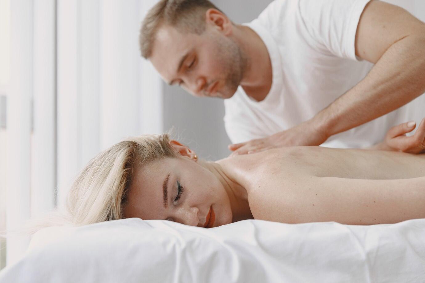 How to give erotic massages: our secrets and tricks