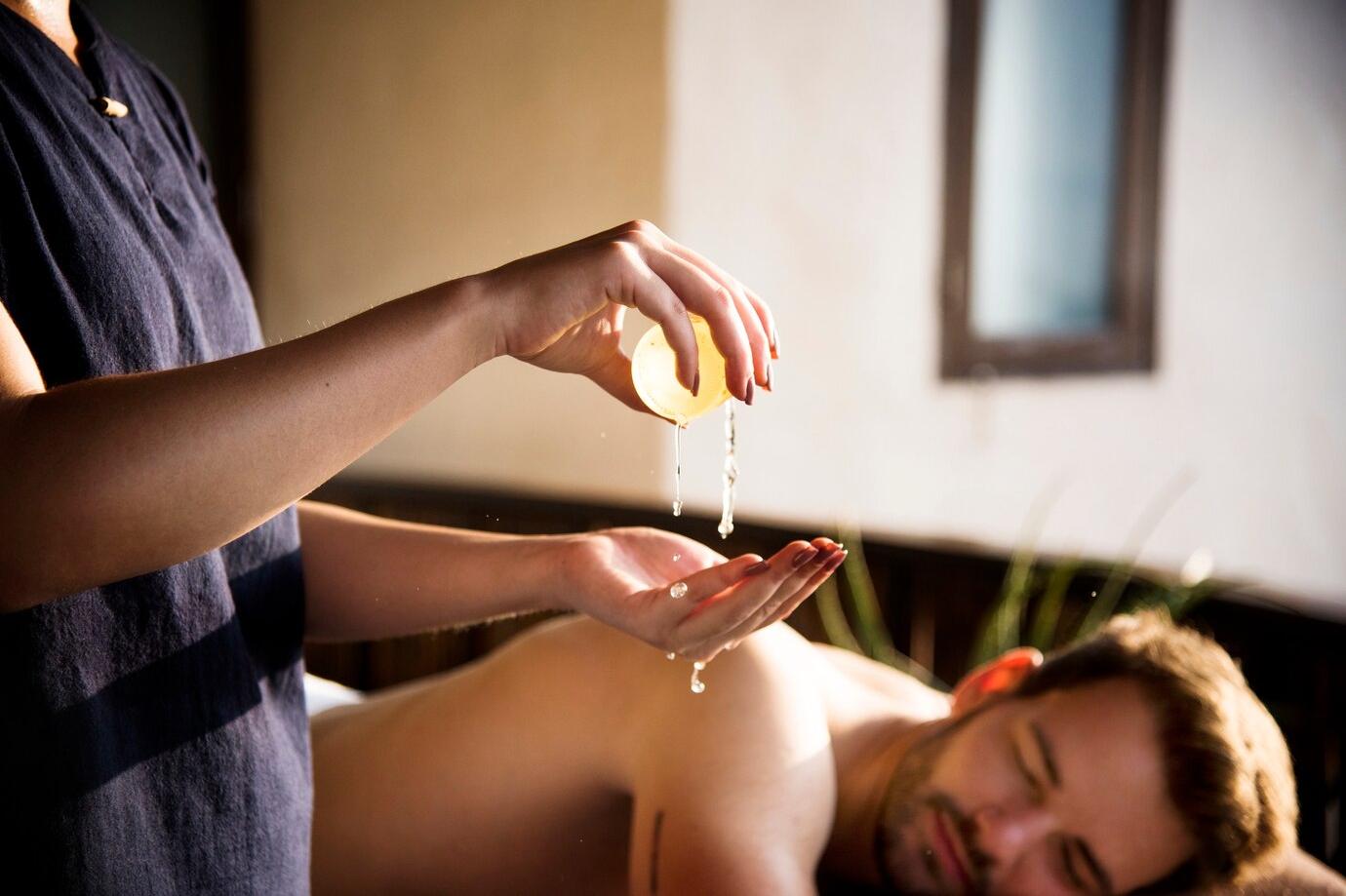 Thai Massage: characteristics and benefits