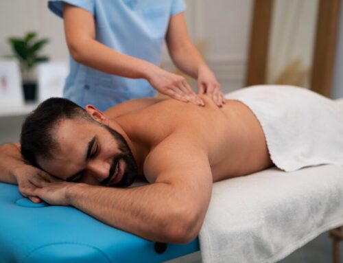 Masajes eróticos en pareja usando técnicas de presión ligera   